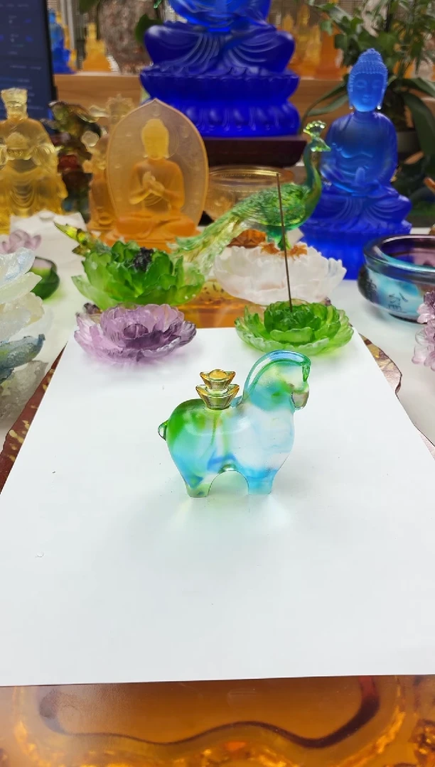 手工艺品琉璃彩色马上有钱摆件7*7公分
