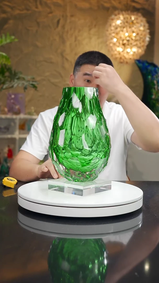 摆件福利绿色凹切面花瓶
