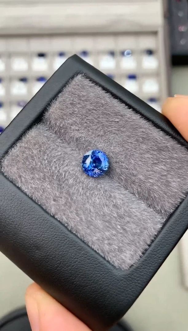 【闪购商品】定制蓝宝石裸石未镶嵌2.67ct 兰卡无烧蓝宝石