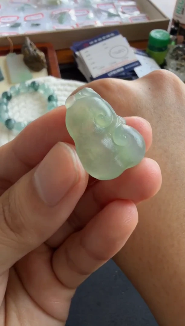 未镶嵌定制翡翠如意