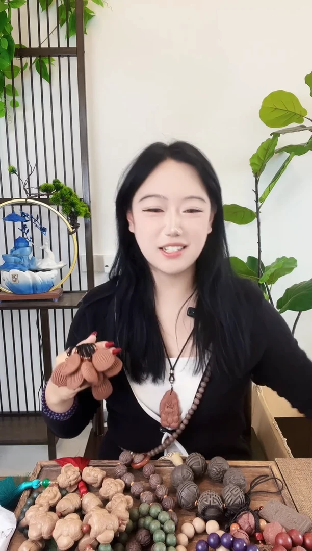 泥塑红麝香方春笋一个