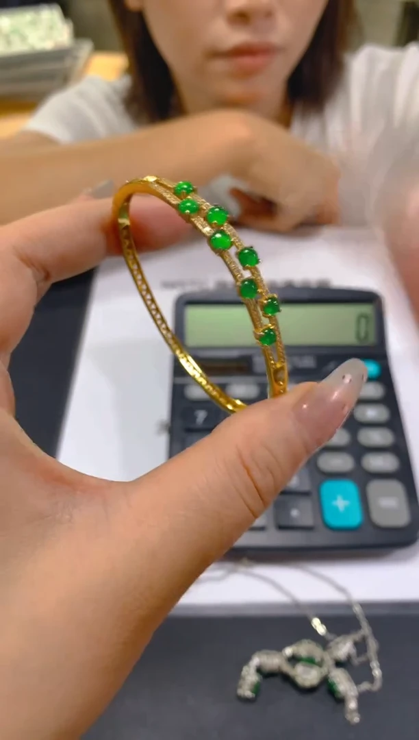 未镶嵌手链翡翠多样性发一