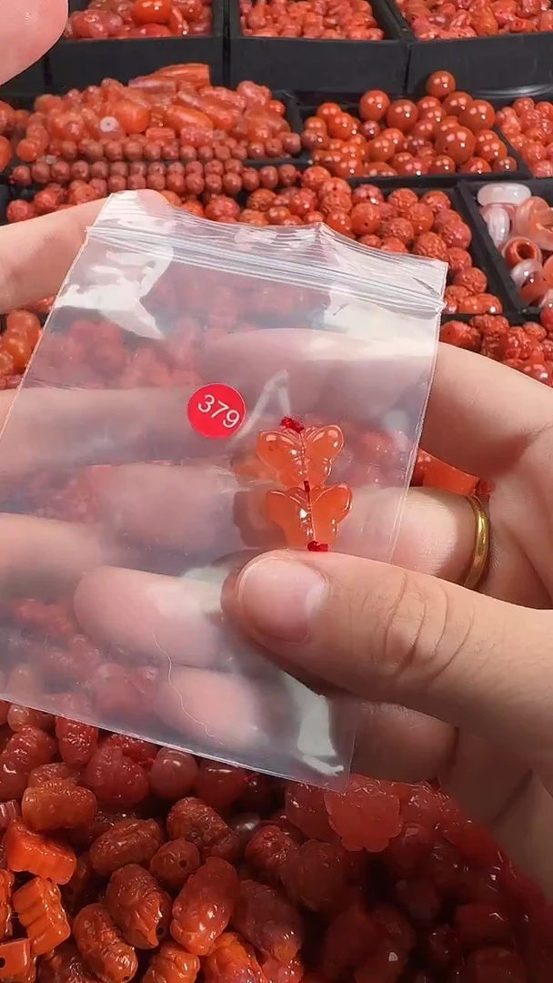 颈饰未镶嵌南红玛瑙1