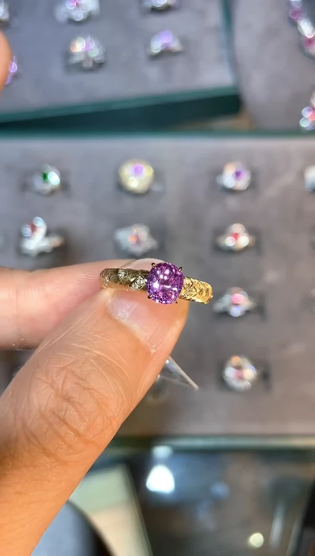 戒指彩色蓝宝石18K金镶嵌【闪购】1.60ct/展会同步价