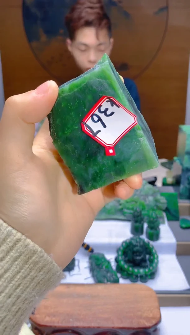 和田玉（碧玉）未镶嵌珠宝半成品367