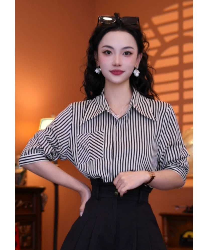 西西【松弛有度】港味复古时尚气质短袖上衣01919