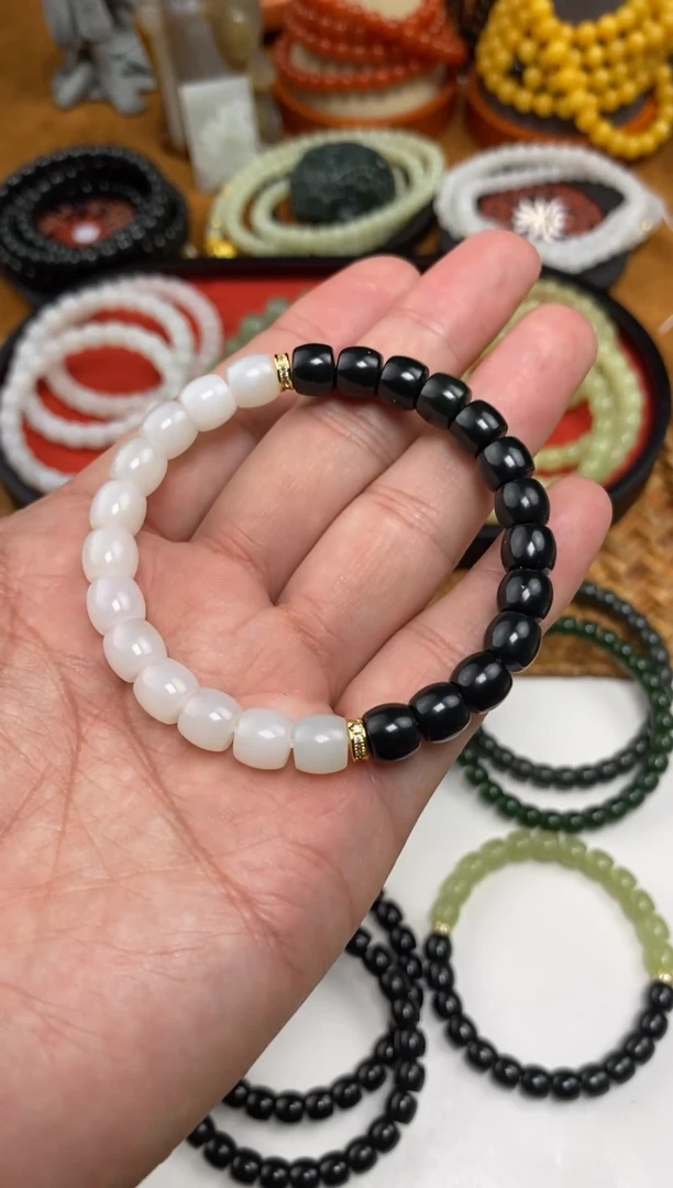 颈饰未镶嵌和田玉手串