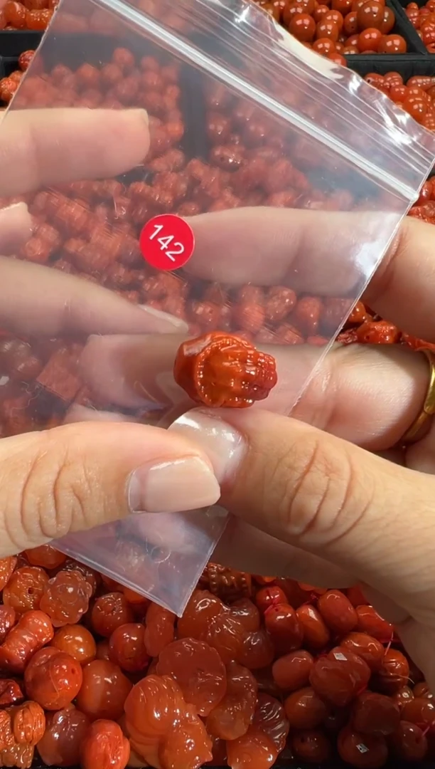 颈饰未镶嵌南红玛瑙1