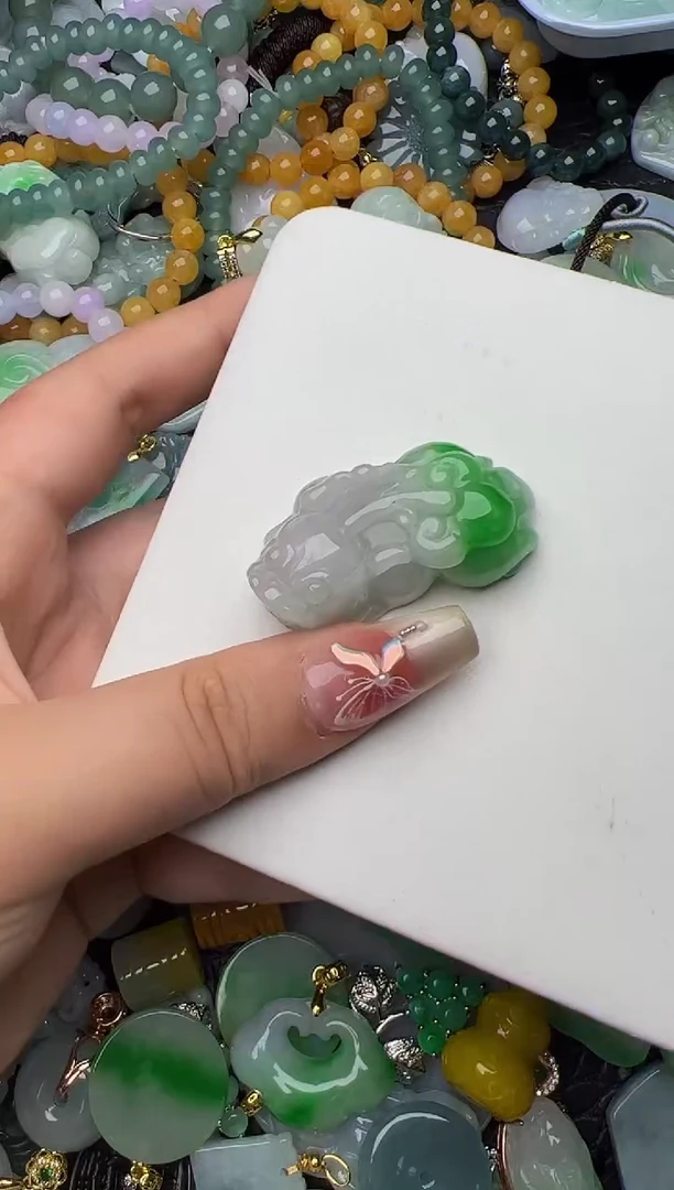 翡翠未镶嵌颈饰天然缅甸翡翠吊坠