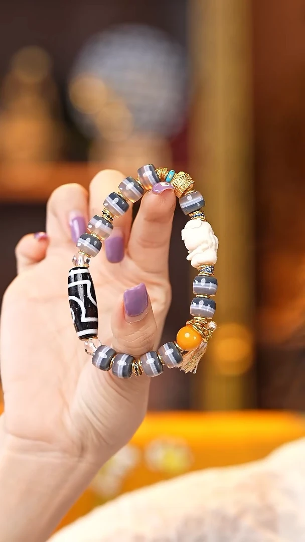 玛瑙/玉髓（覆膜）颈饰未镶嵌小卢二眼手串