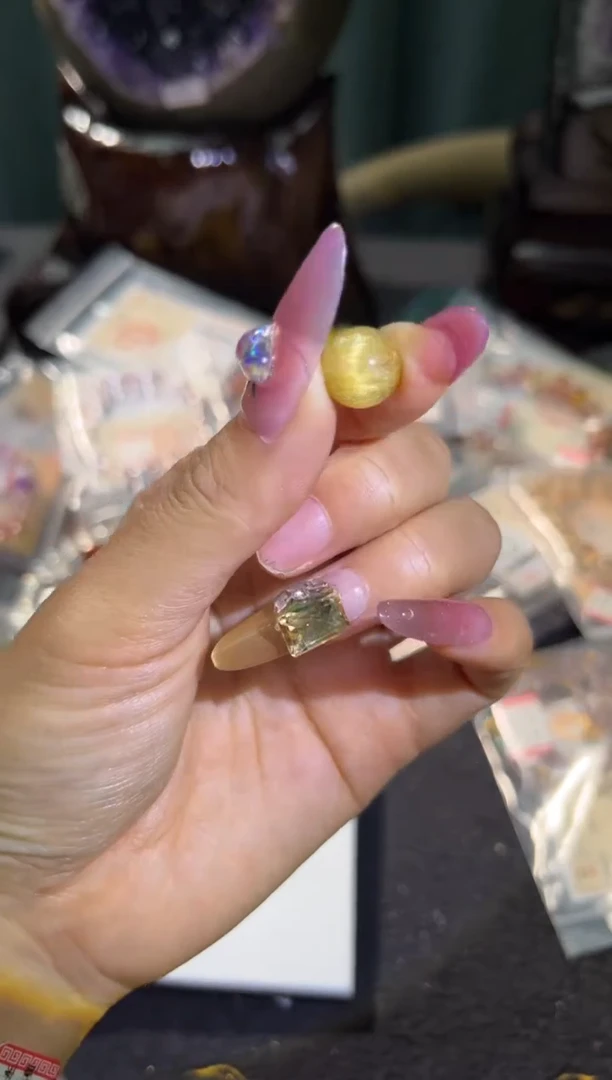 【闪购商品】水晶`未镶嵌204多样性发其一/