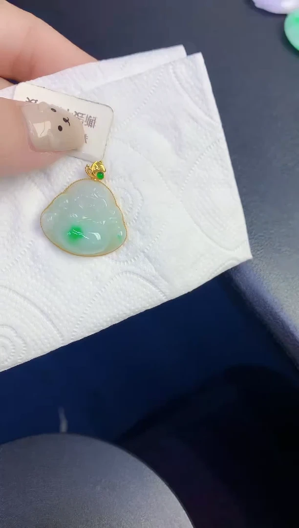 颈饰18K金镶嵌翡翠缅甸天然翡翠A货