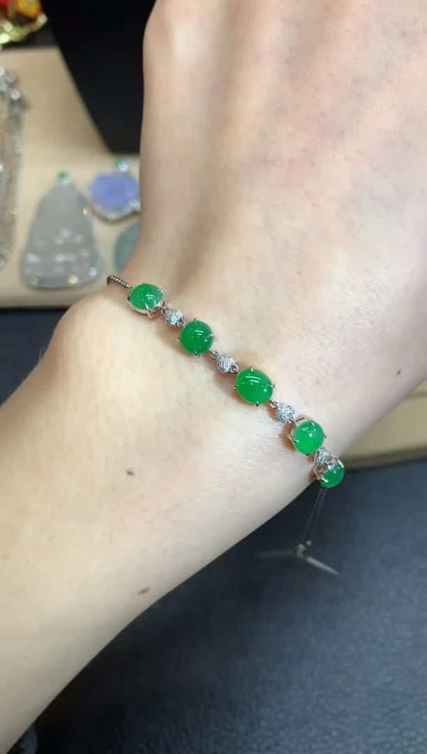 【闪购商品】翡翠手链18K金镶嵌蛋面【无服务费】