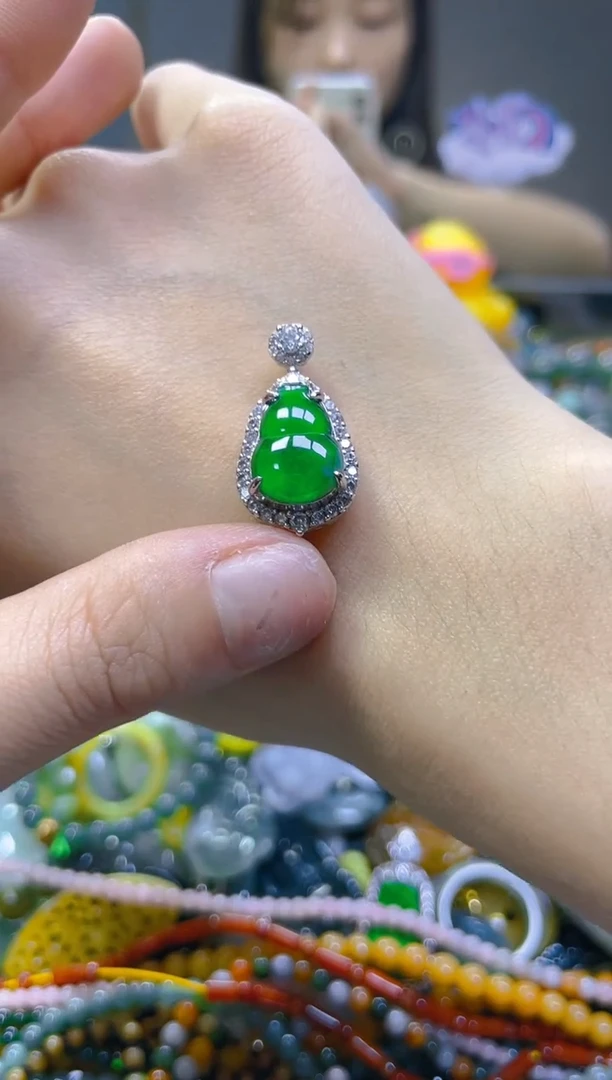 翡翠未镶嵌颈饰/K/翡翠A货，一件也可是批发价