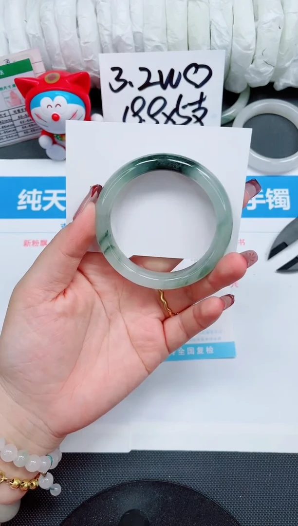 【闪购商品】石英质玉手镯未镶嵌365