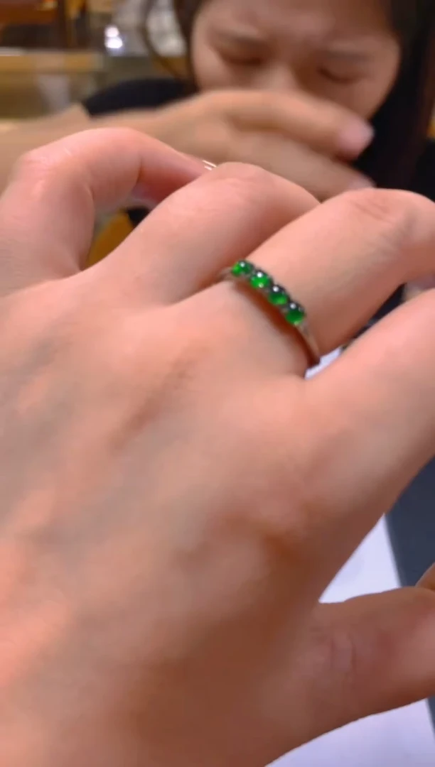 未镶嵌戒指翡翠多样性发一