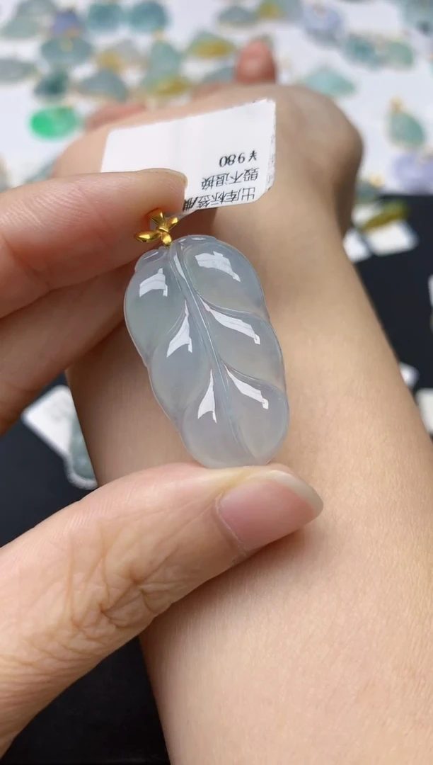 翡翠18K金镶嵌颈饰天然缅甸A货翡翠