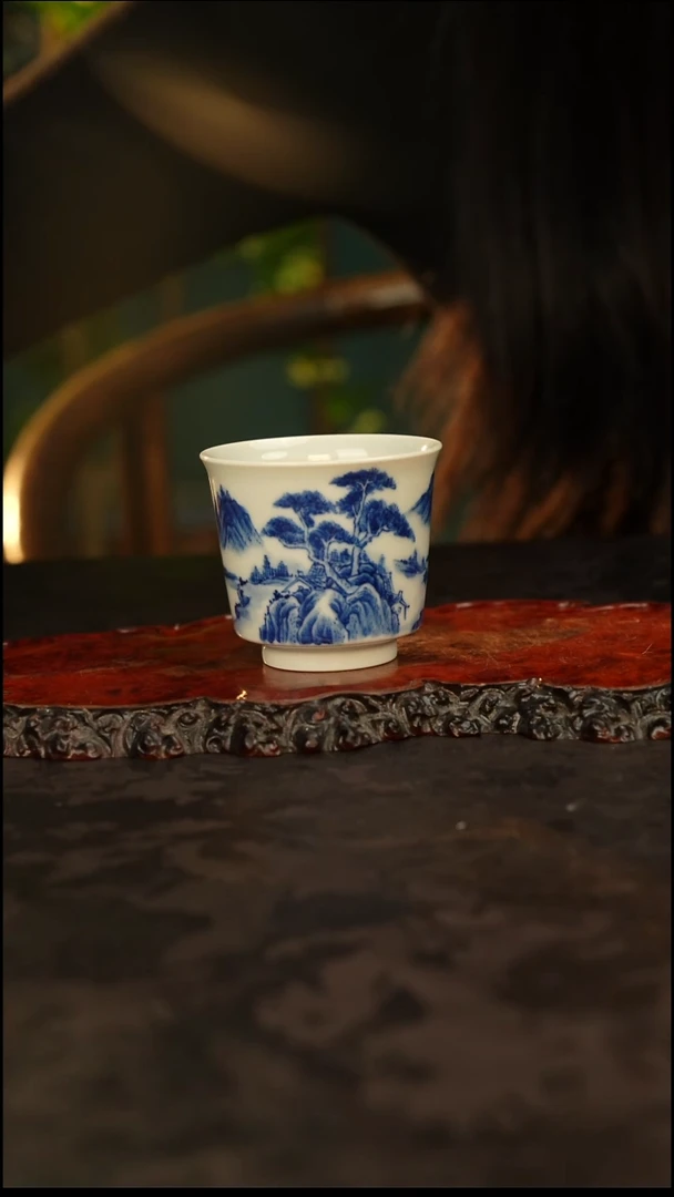 青花手绘山水主人杯