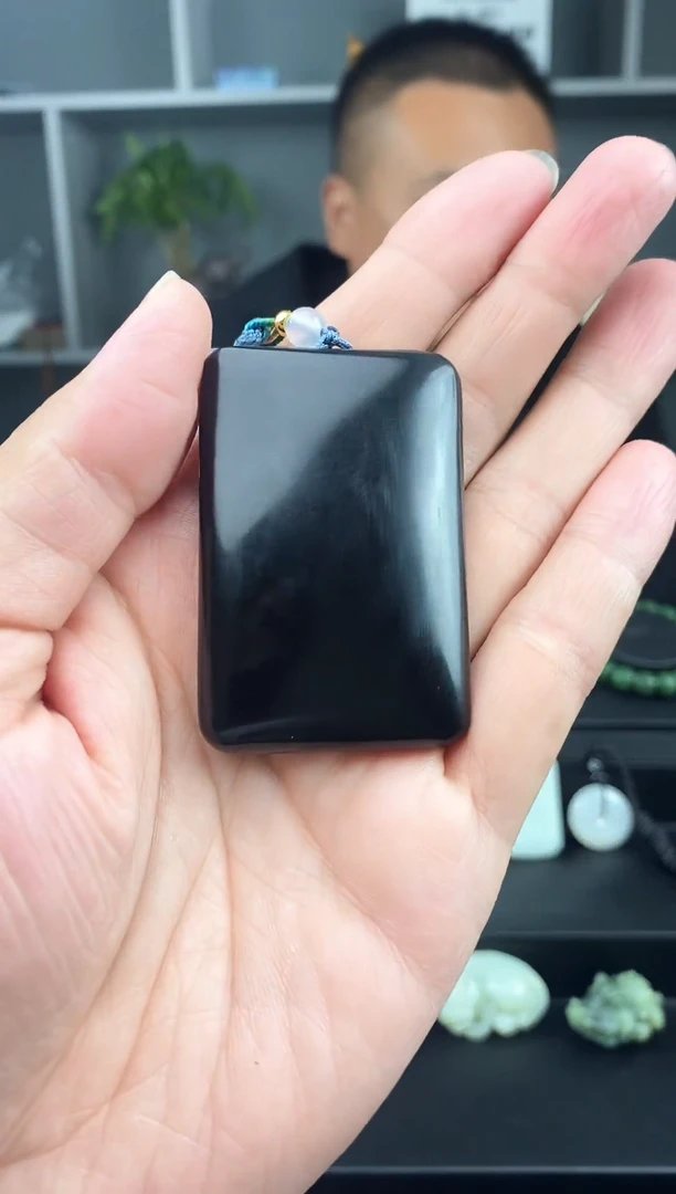 和田玉未镶嵌颈饰1