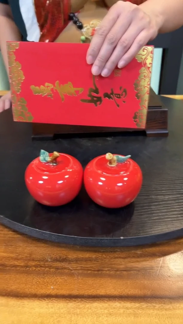 泥塑苹果茶叶罐一对