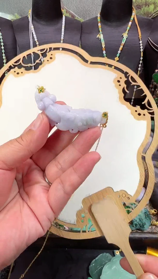 【闪购商品】翡翠颈饰未镶嵌牌子