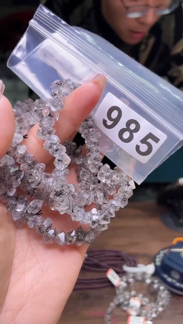 【闪购商品】水晶手串10/985未镶嵌多样性发一件