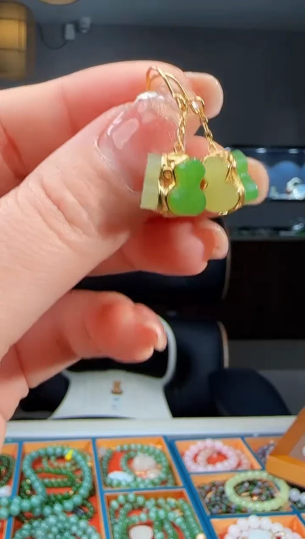 银S925镶嵌和田玉耳饰1