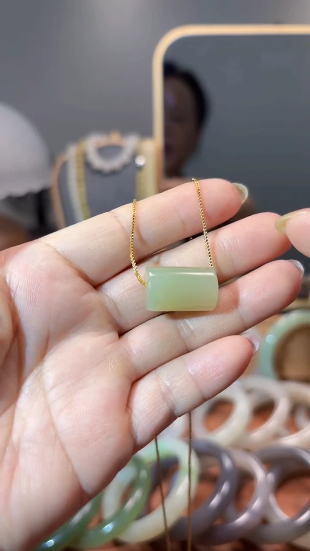 和田玉未镶嵌颈饰1