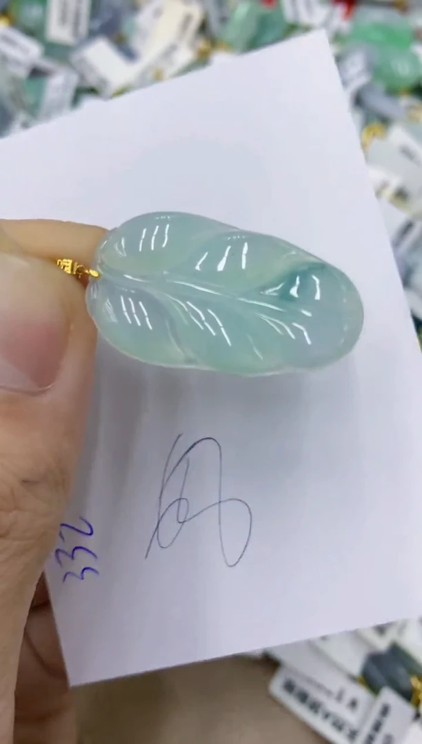 颈饰18K金镶嵌翡翠11111111111