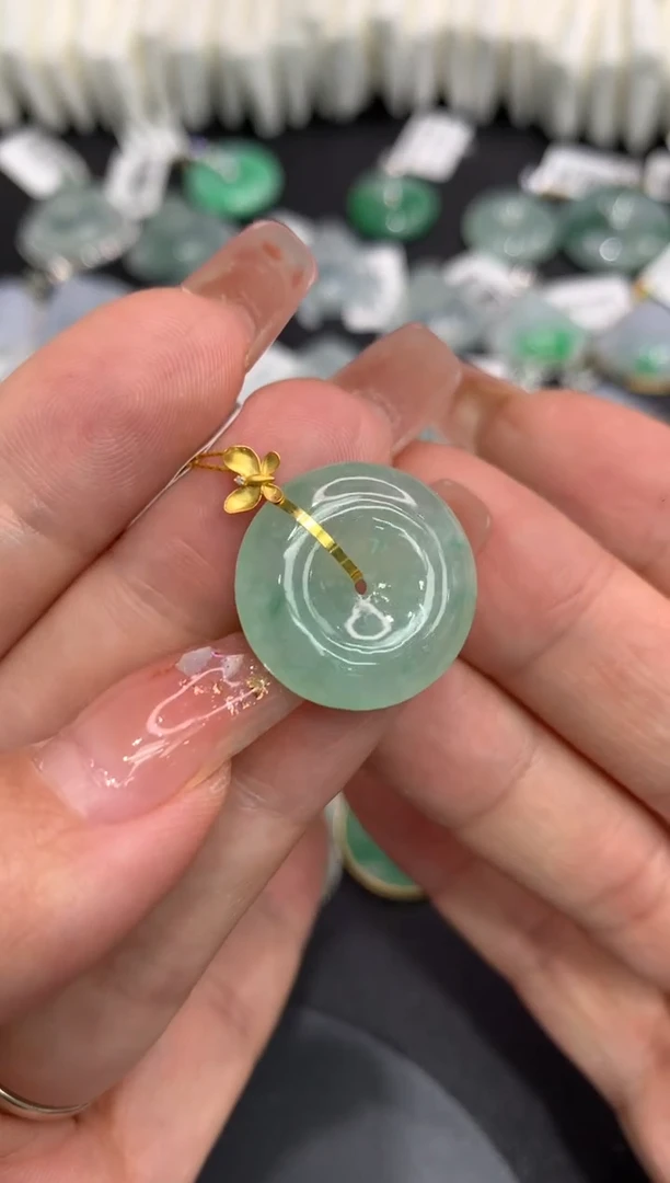 吊坠(不含链)18K金镶嵌翡翠111111111111