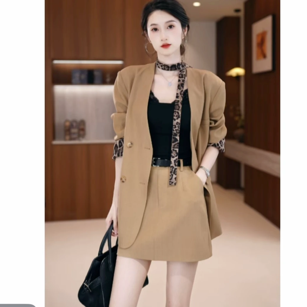 【现货运费险】秋装新款时尚高级感宽松款气质豹纹拼接西装短裙套装