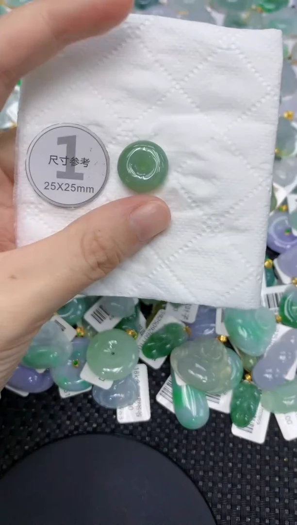 颈饰18K金镶嵌翡翠1111111