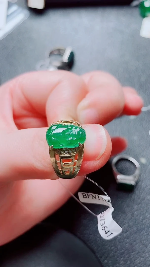 银S925镶嵌戒指翡翠翡翠