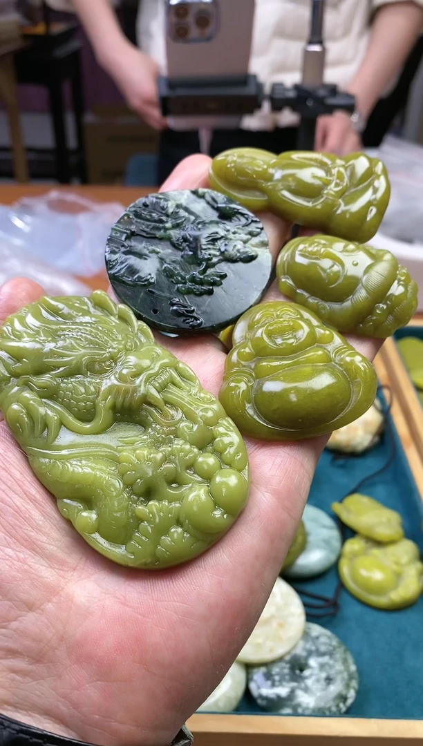 【闪购商品】蛇纹石玉其它未镶嵌多样性发货一个