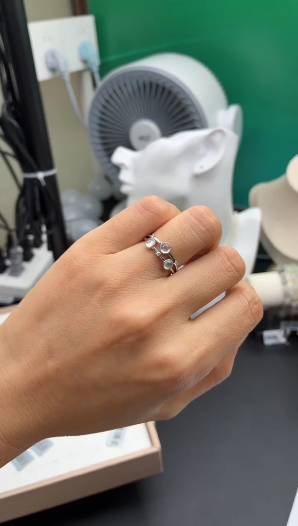 颈饰18K金镶嵌翡翠天然翡翠A货