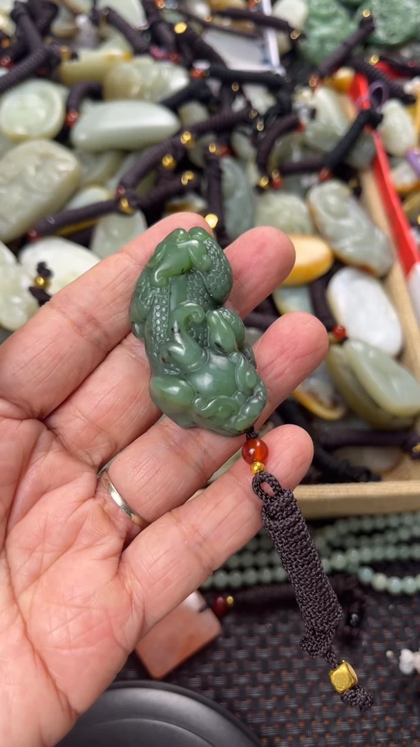 【闪购商品】和田玉颈饰未镶嵌多样性发货没有证书拍一发一有瑕