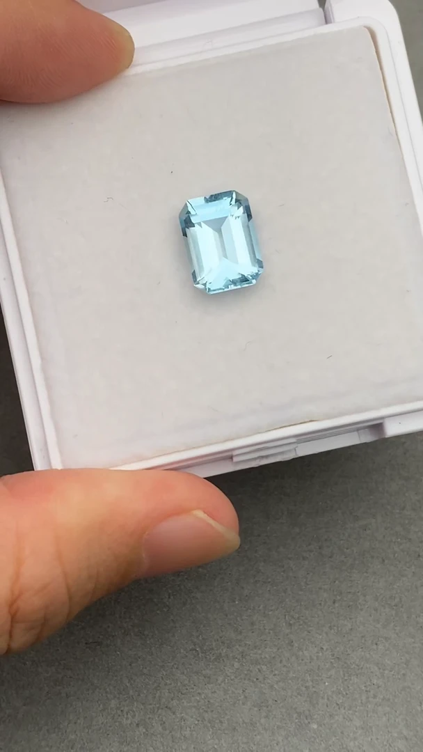 未镶嵌笔搁海蓝宝石4.6CT--