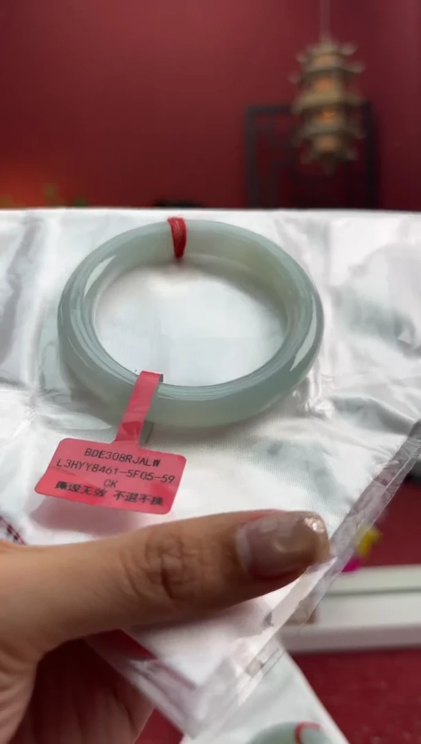 未镶嵌手镯（圆镯）翡翠姗*呀翡翠手镯