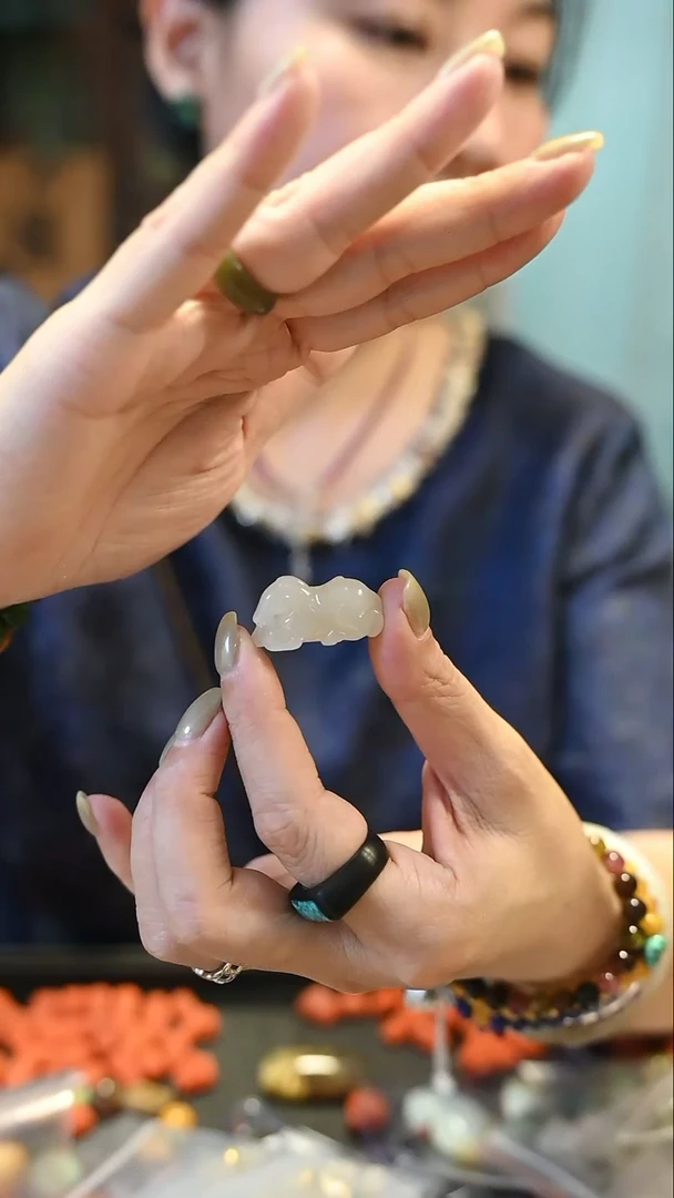 和田玉未镶嵌吊坠(赠链)D* 定向 D9