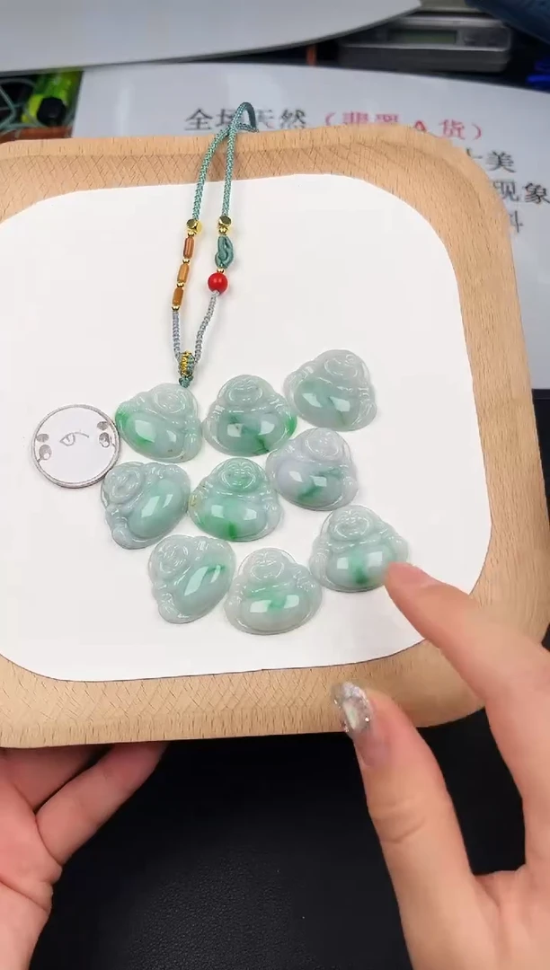 颈饰未镶嵌翡翠LA041翡翠飘阳绿小佛+送同款绳子多样性发其一