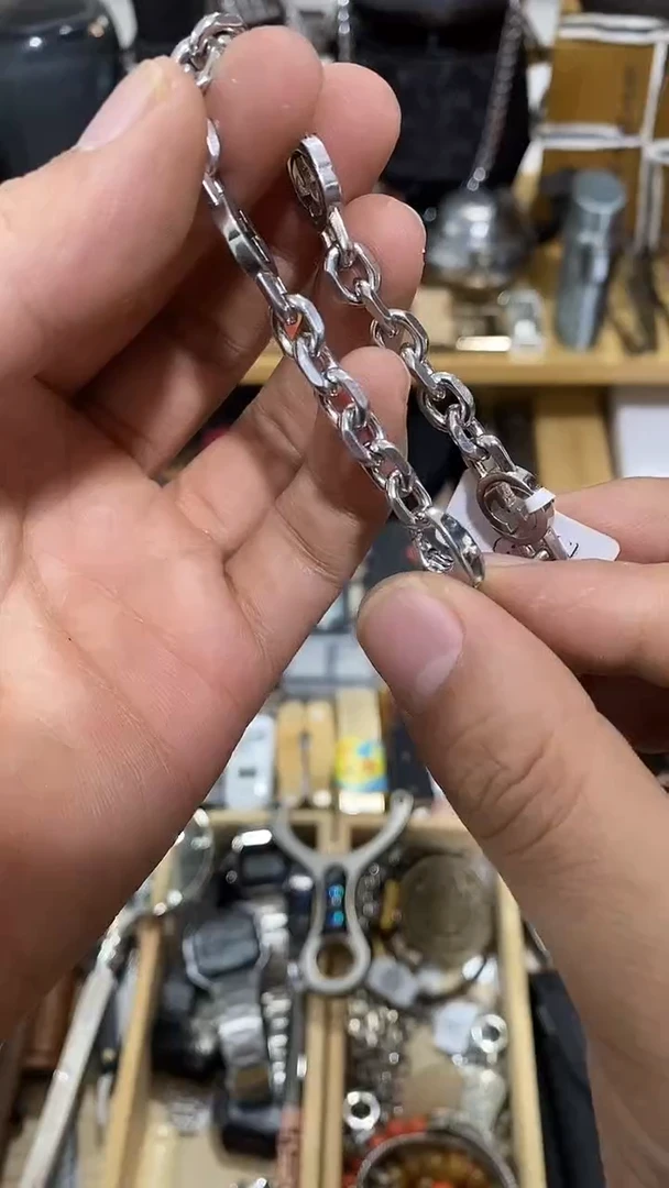 瓷片闪购商品  如图所示