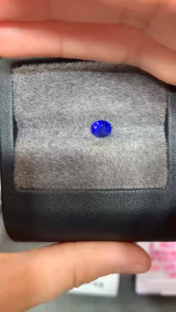【闪购商品】定制蓝宝石裸石未镶嵌椭圆 蓝宝石 1.07ct