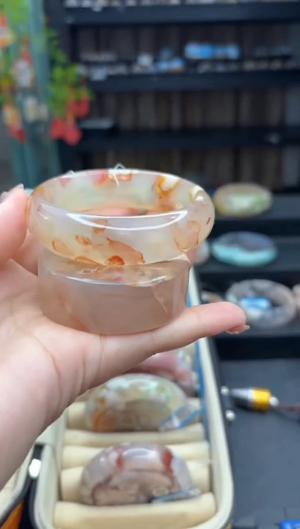 【闪购商品】石英质玉手镯未镶嵌695（56圈赠送镯心）