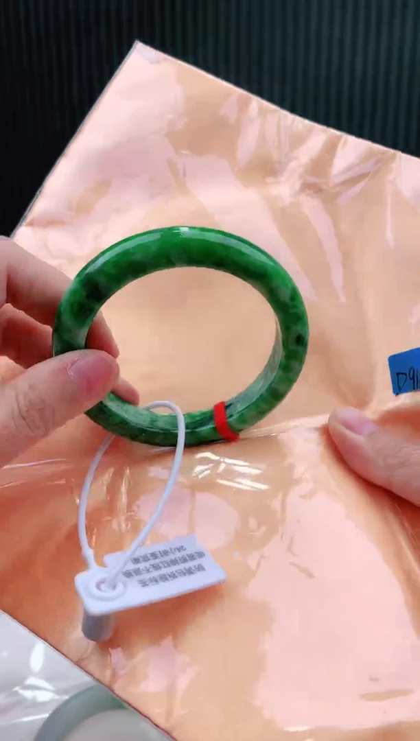 未镶嵌手镯翡翠56+