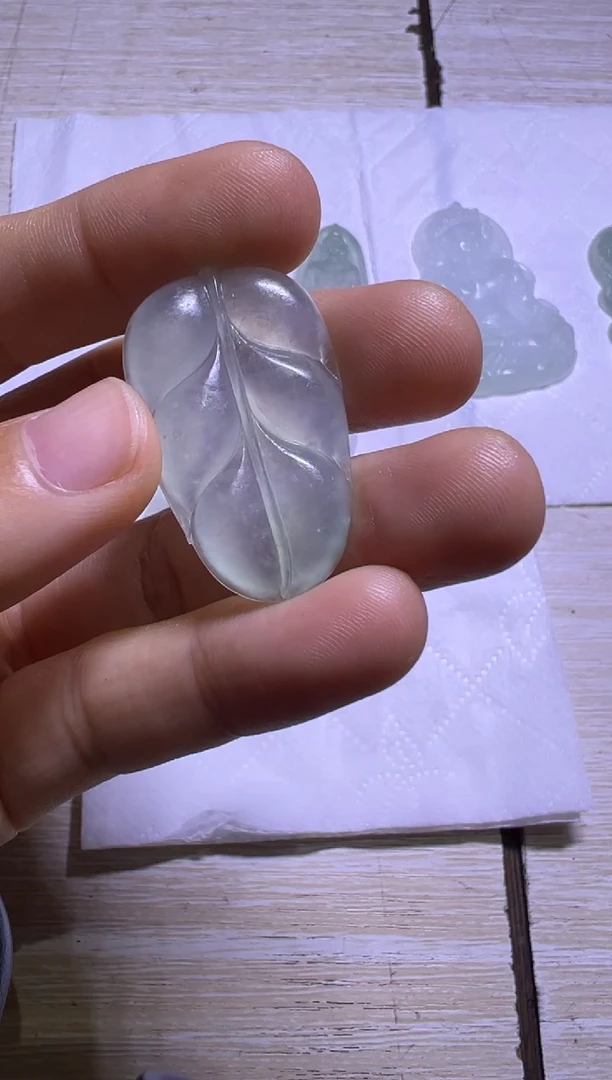 未镶嵌定制翡翠叶子