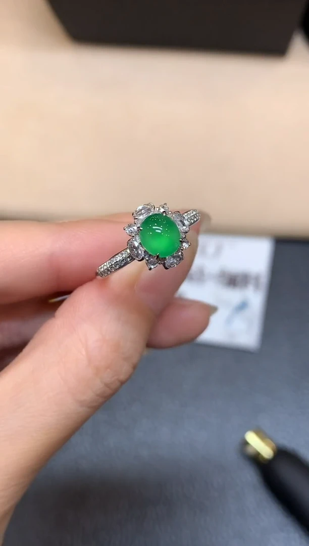 18K金镶嵌戒指翡翠3【无服务费蛋面【无服务费