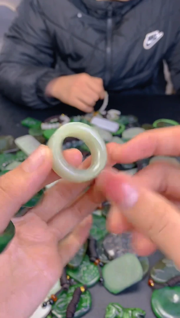 未镶嵌和田玉珠宝半成品1