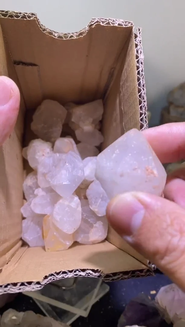 未镶嵌珠宝半成品水晶1号500g马岛水晶原石