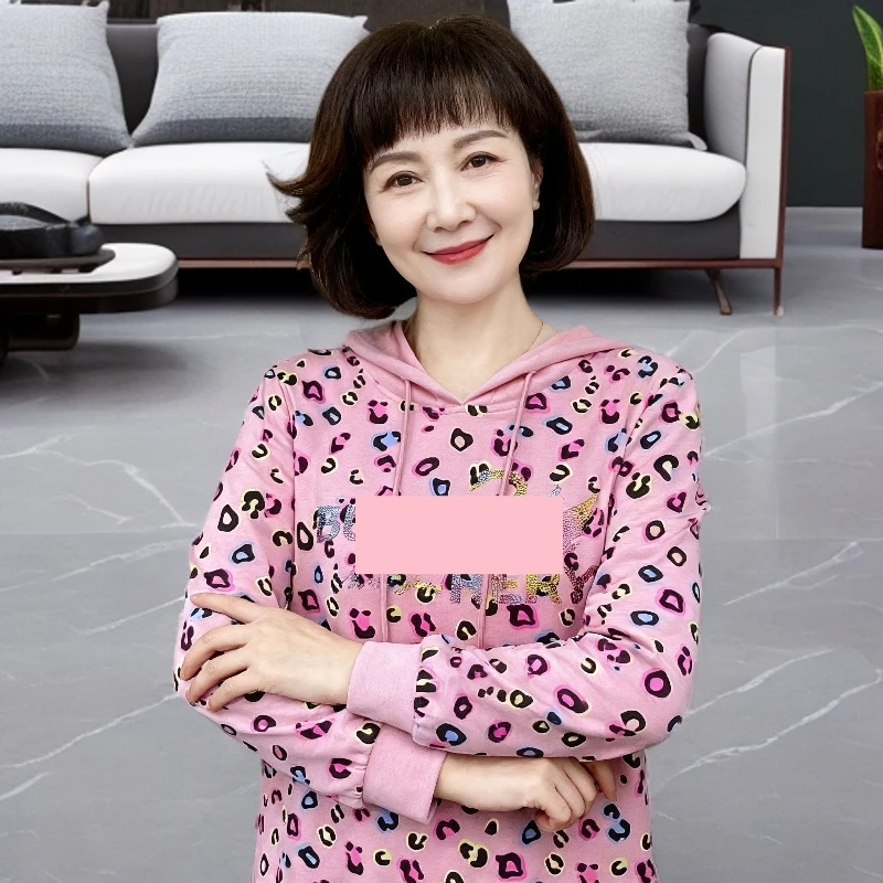 长袖女圆领连帽卫衣中老年女装樱花粉妈妈装长袖钻钻印花