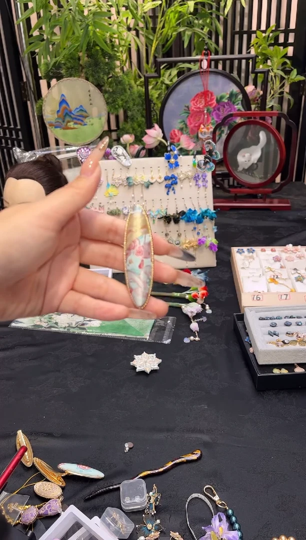 织绣?****?非遗苏绣手工饰品